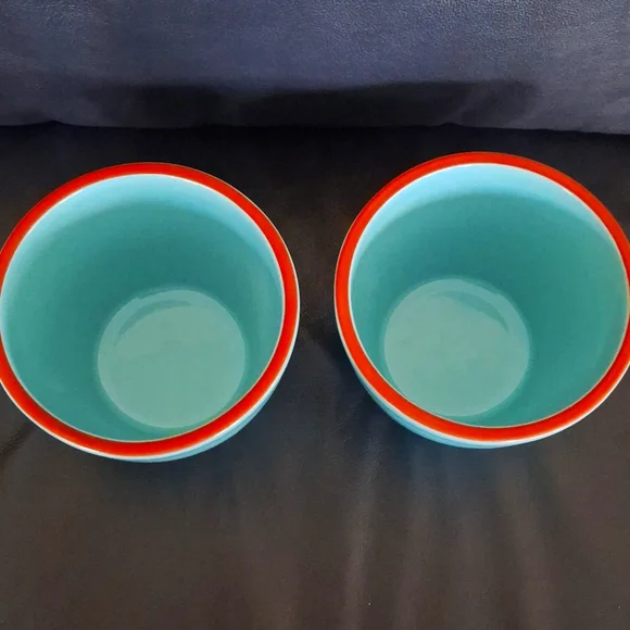 Pair of Planters - Picture 2 of 5